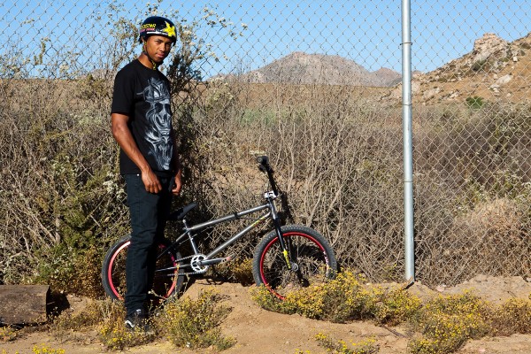 tj-ellis-pro-bmx-bike-check-01-600x400